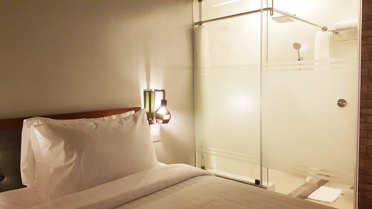 จีคิว พลาซา Hotel กาลิโบ ภายนอก รูปภาพ