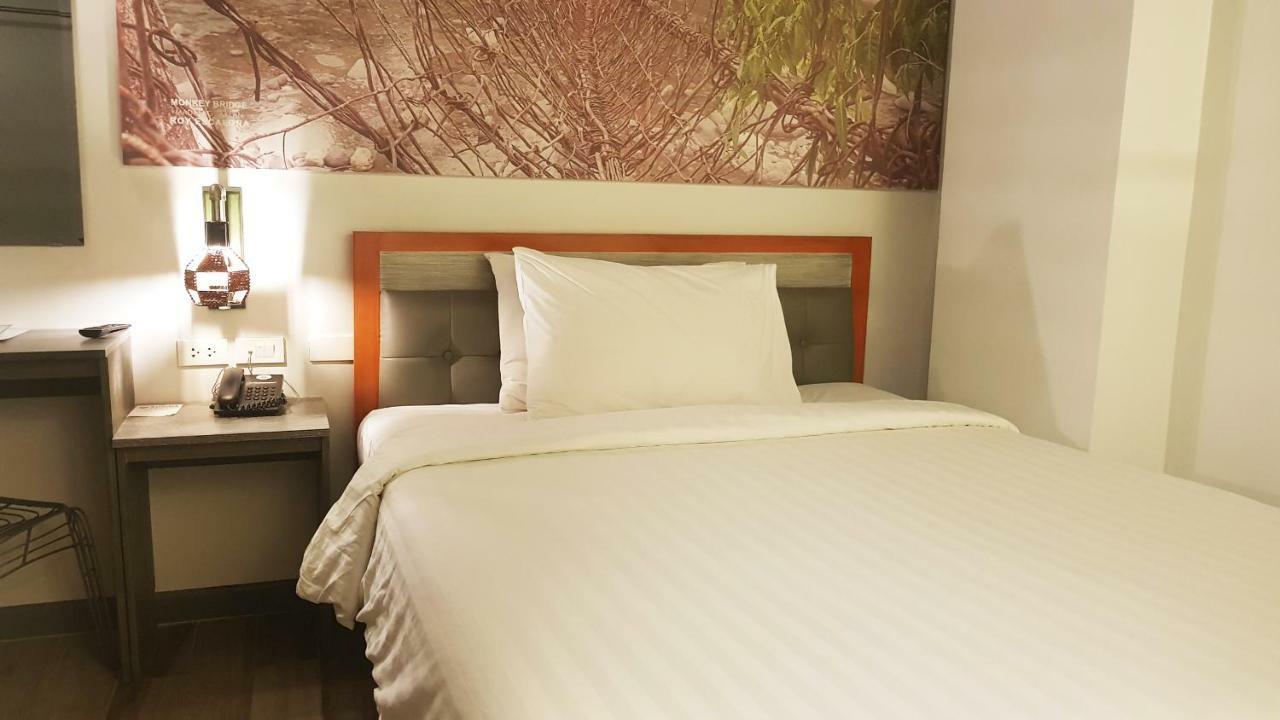 จีคิว พลาซา Hotel กาลิโบ ภายนอก รูปภาพ